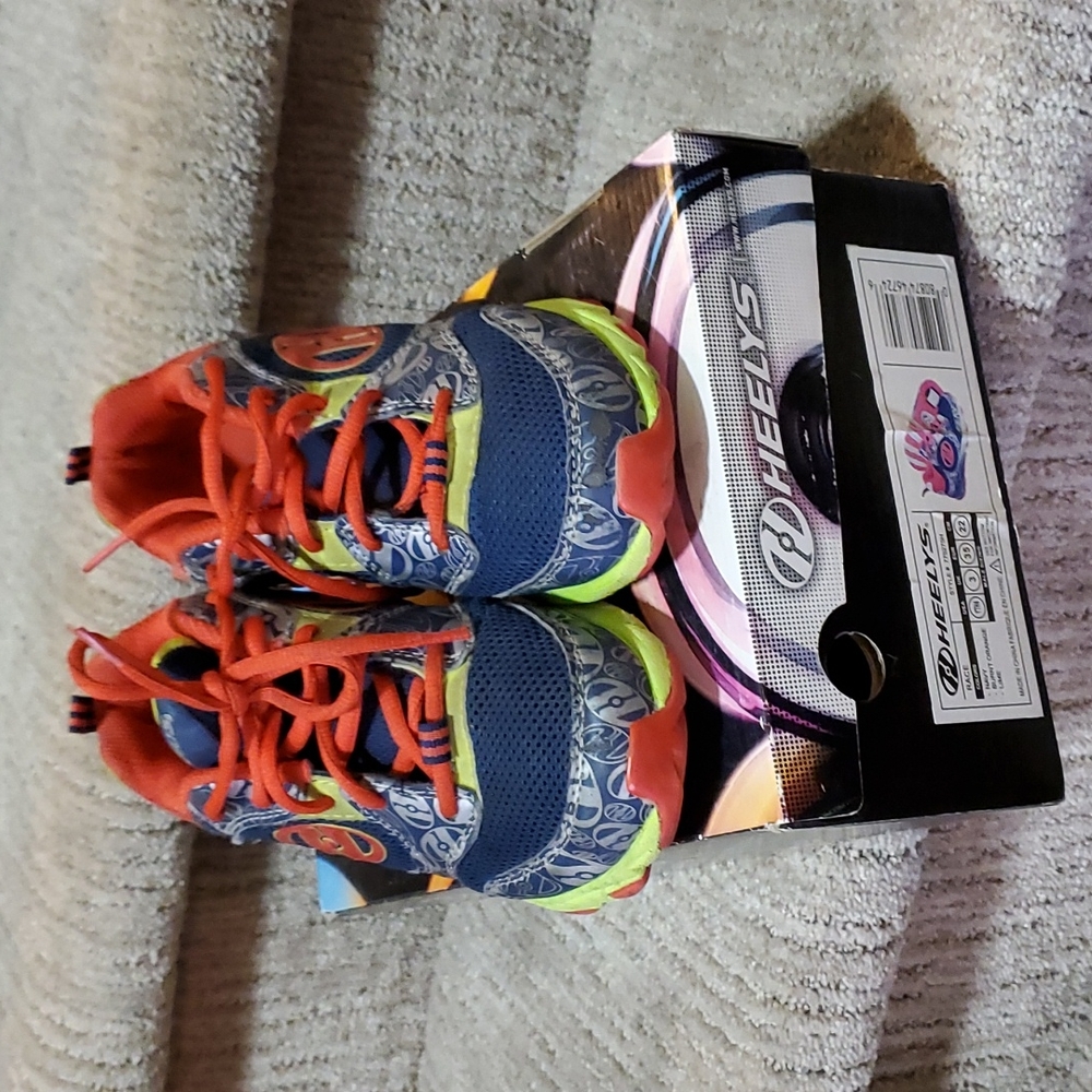 Heelys 4Y with box